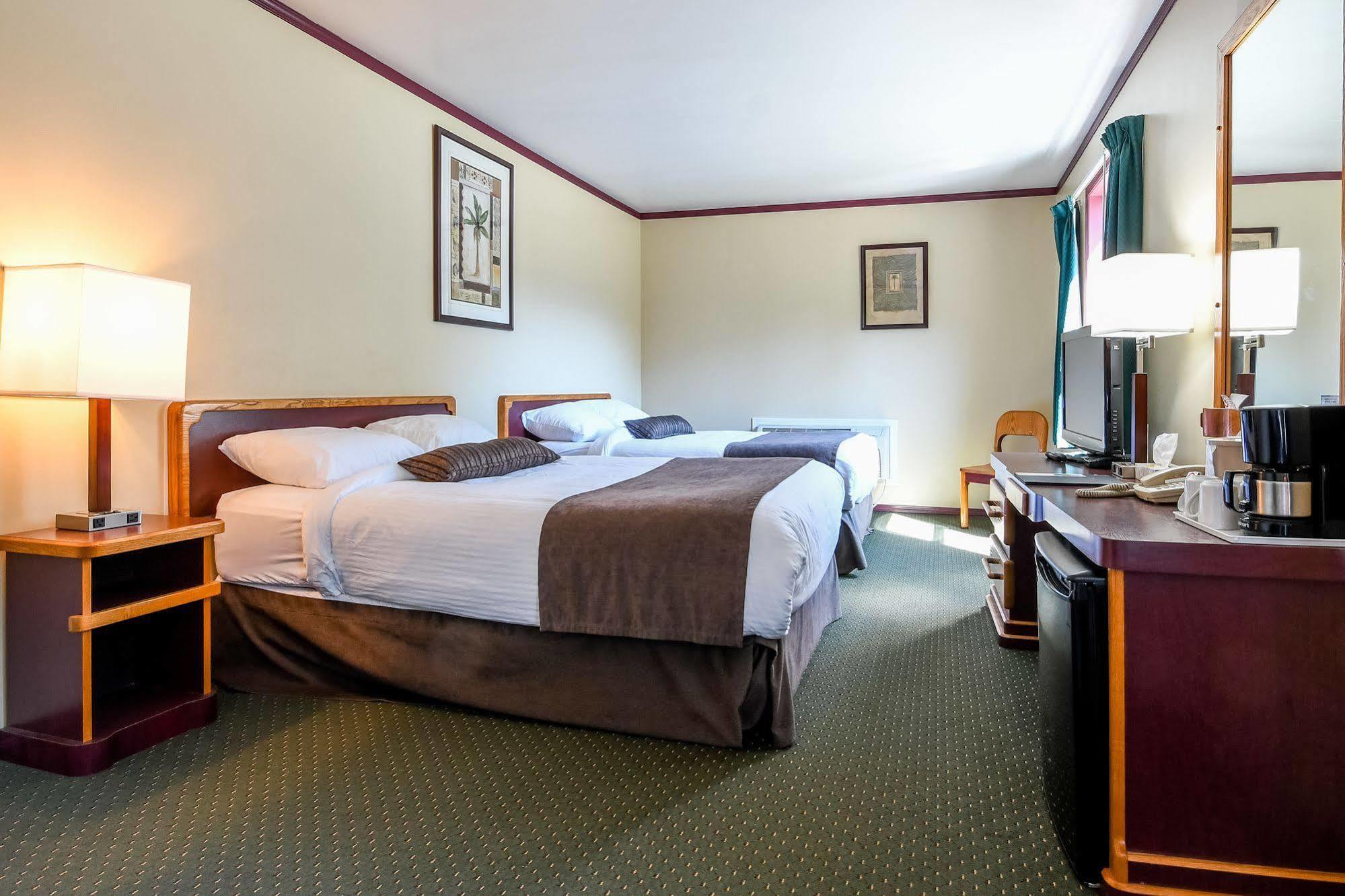 Creston Hotel & Suites Exterior photo